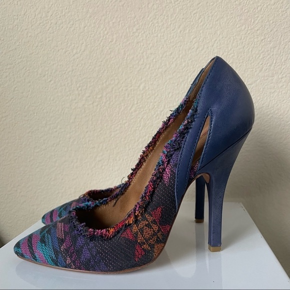 Joe’s High Heels 8.5 Leather Sole Aztec pattern - Picture 5 of 5